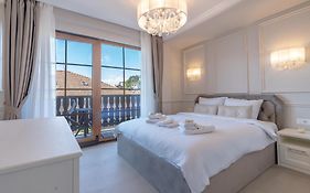 Villa & Spa Chunarot
